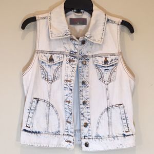 Paper Doll Faded Light Wash Jean Vest Size M